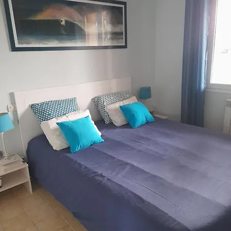 Charmante Maison Renovee Dans Quartier Calme, A 2,5 Kilometres De La Plage, Pour 6 Personnes *